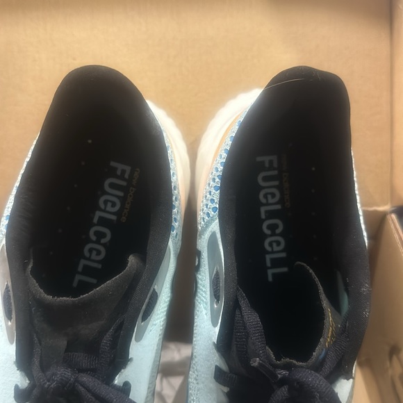 Sold- New Balance FuelCell RC Elite v2 “Pale Blue” - Picture 6 of 6